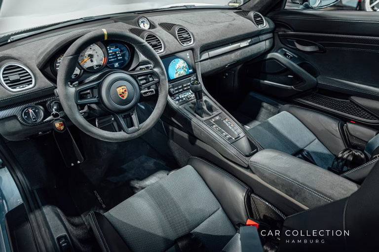 Porsche 718 Cayman GT4 RS