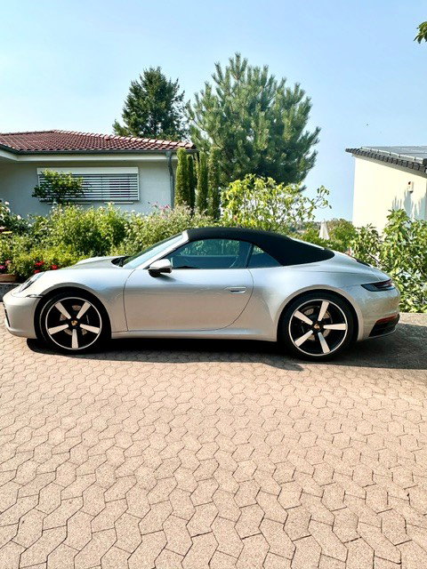 Porsche 992 Carrera