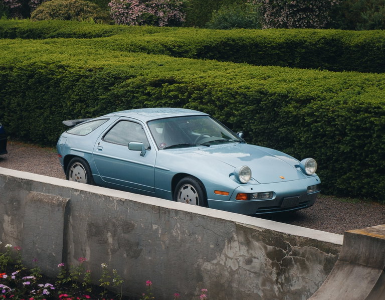 Porsche 928 S4