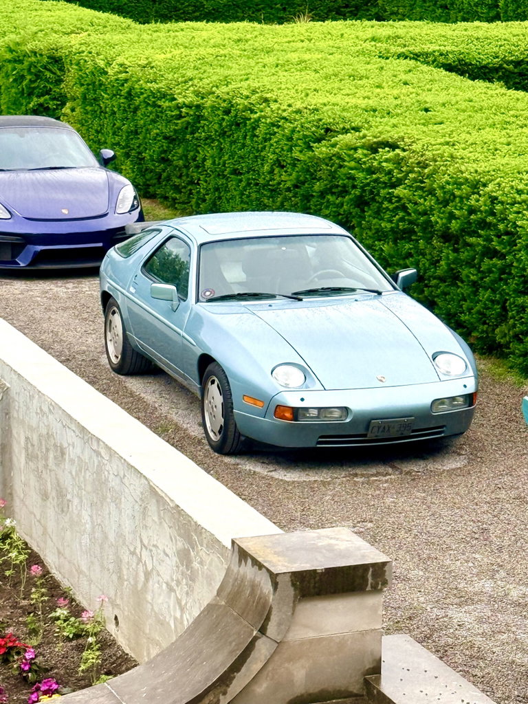 Porsche 928 S4