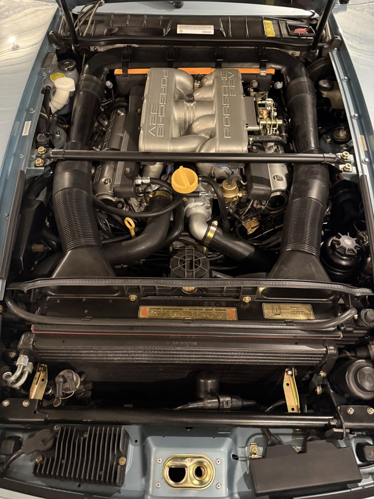 Porsche 928 S4