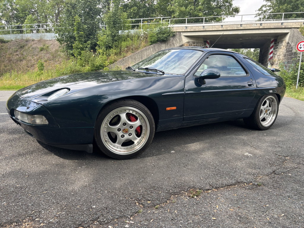 Porsche 928 S4