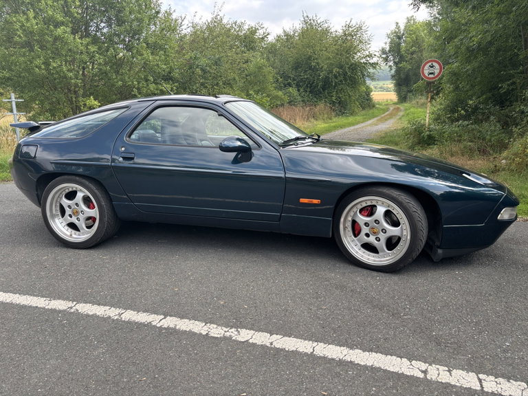 Porsche 928 S4