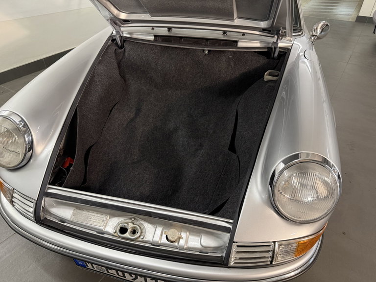 Porsche 911 E
