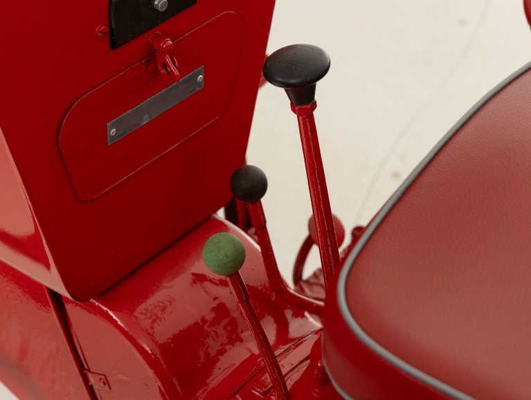 Porsche Junior 108