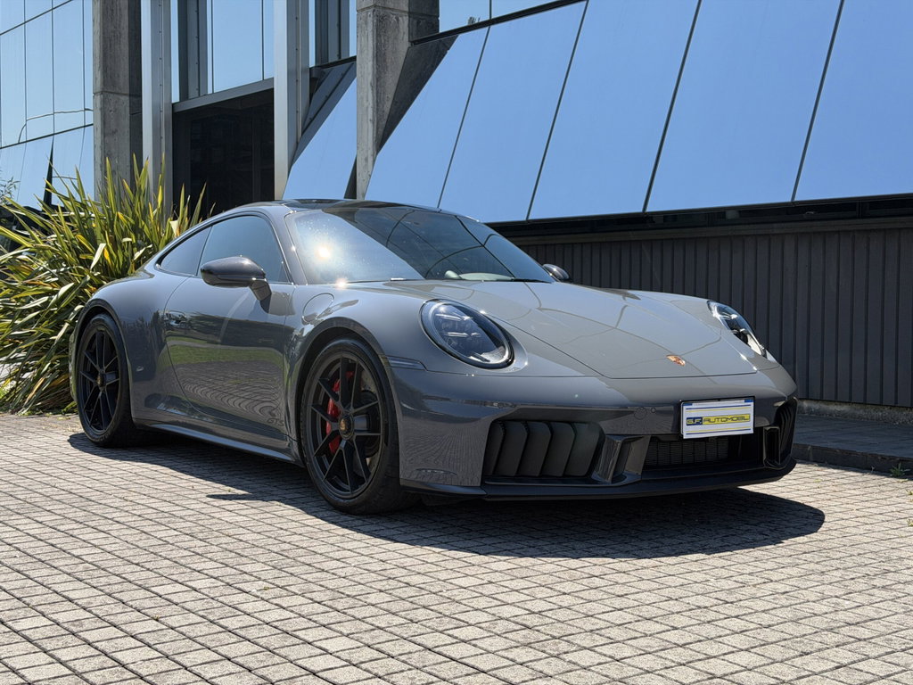 Porsche 992.2 Carrera 4 GTS