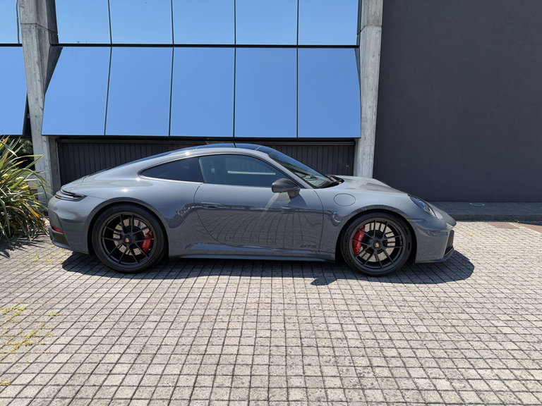 Porsche 992.2 Carrera 4 GTS