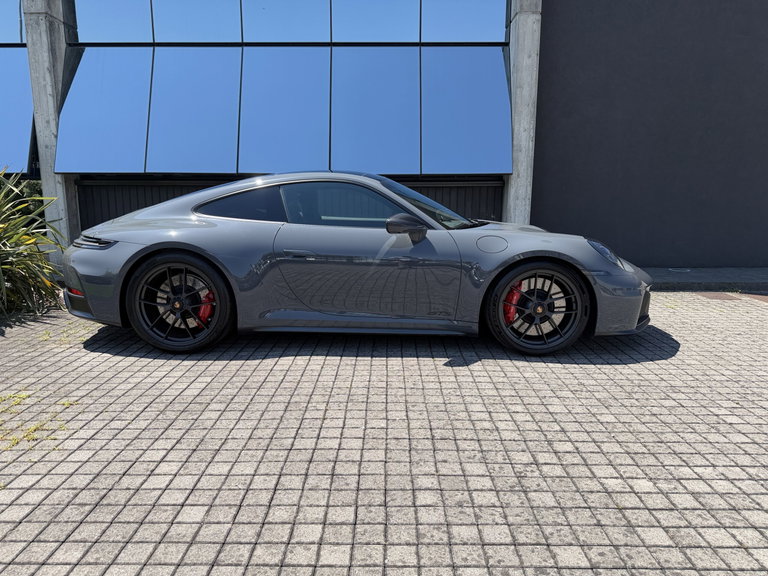 Porsche 992.2 Carrera 4 GTS
