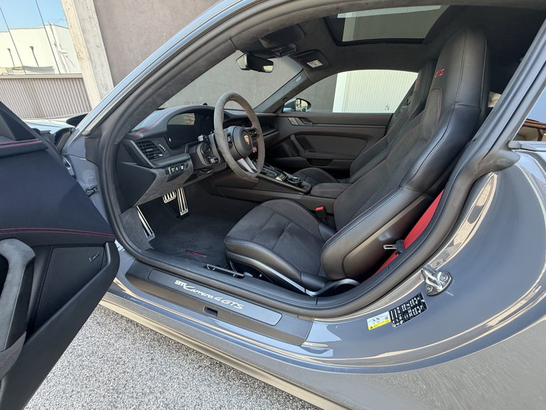 Porsche 992.2 Carrera 4 GTS