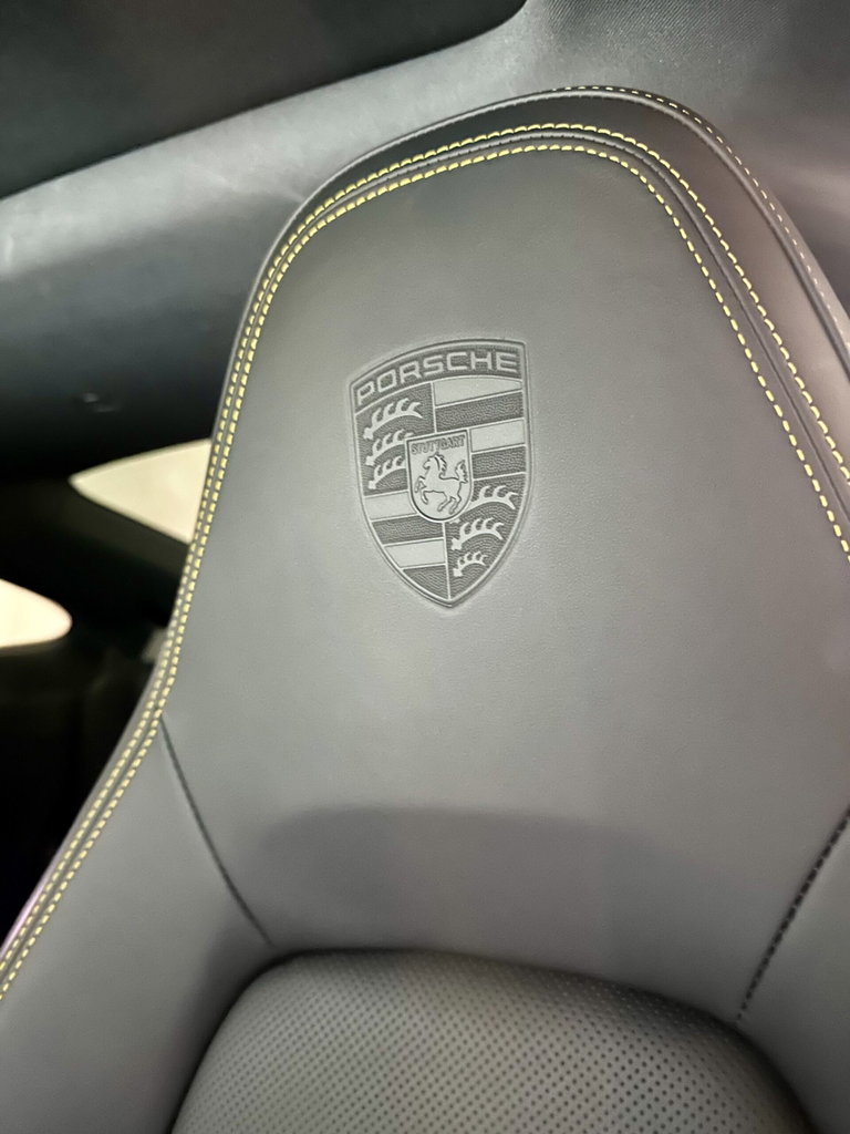 Porsche 992 Carrera GTS