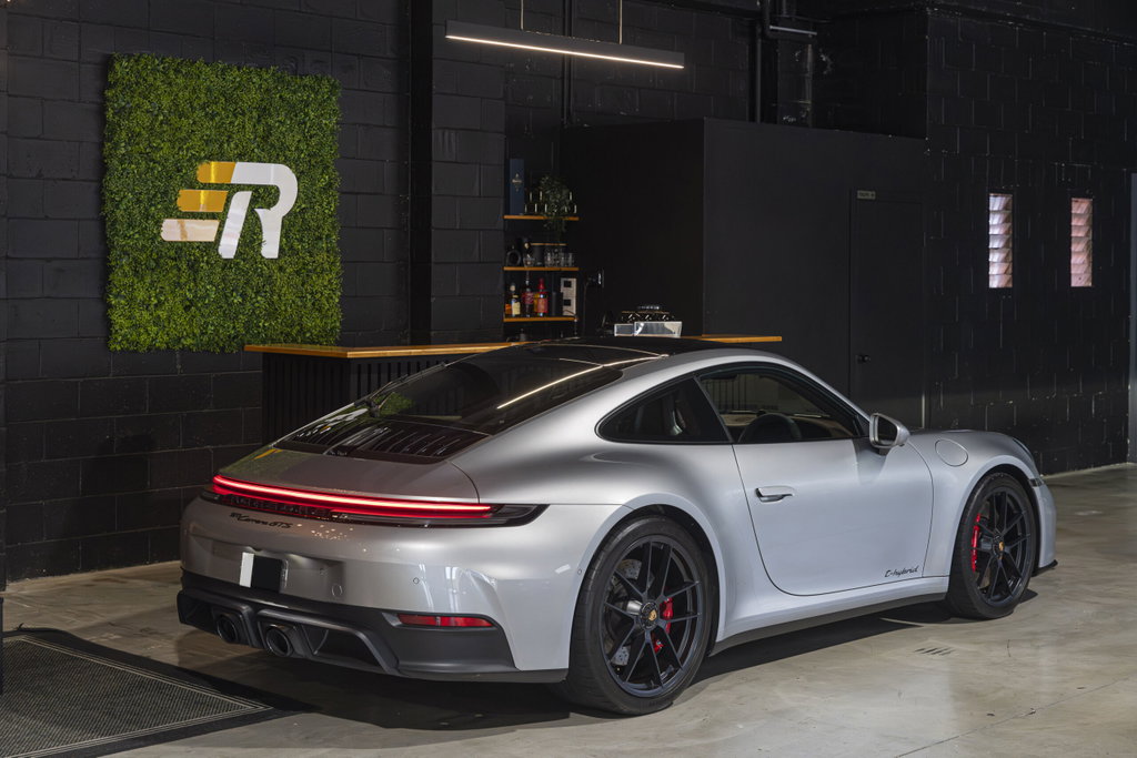 Porsche 992.2 Carrera GTS