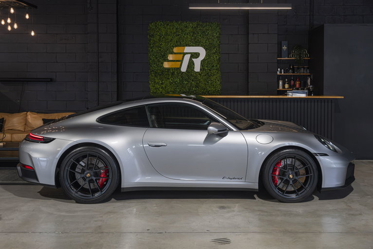 Porsche 992.2 Carrera GTS