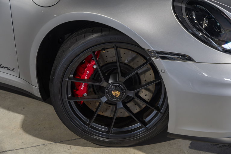 Porsche 992.2 Carrera GTS