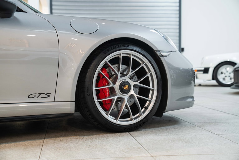 Porsche 991.2 Carrera GTS