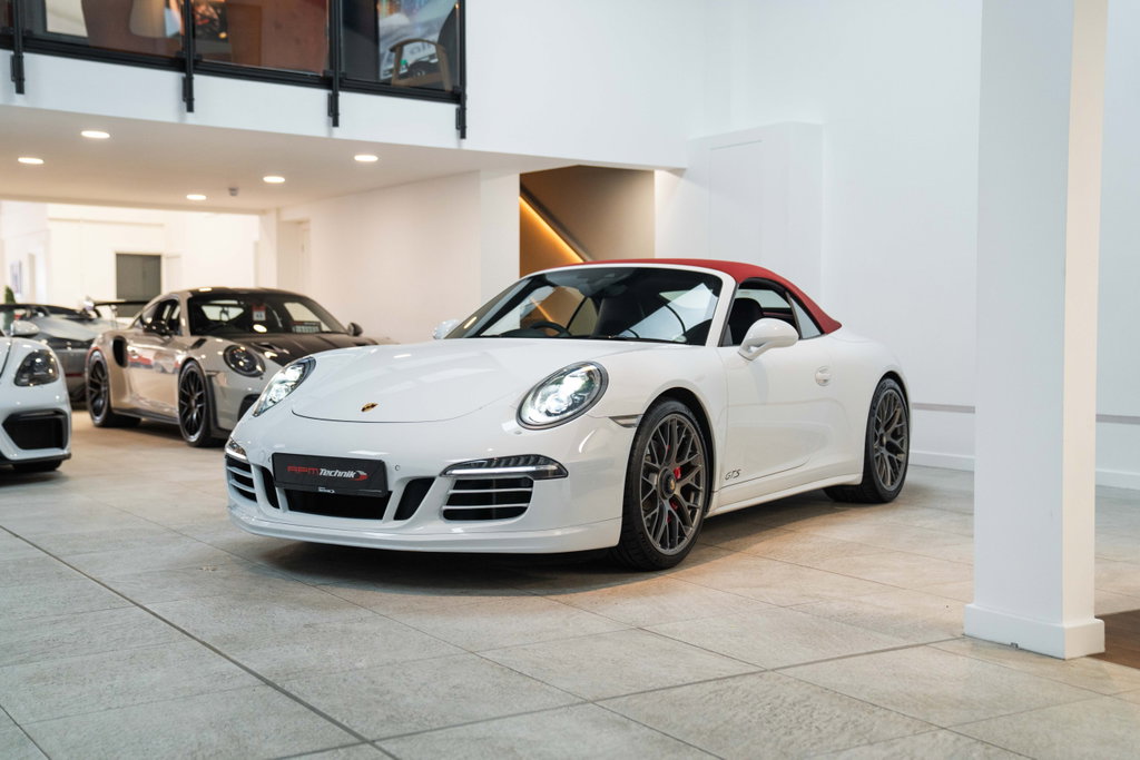 Porsche 991 Carrera 4 GTS
