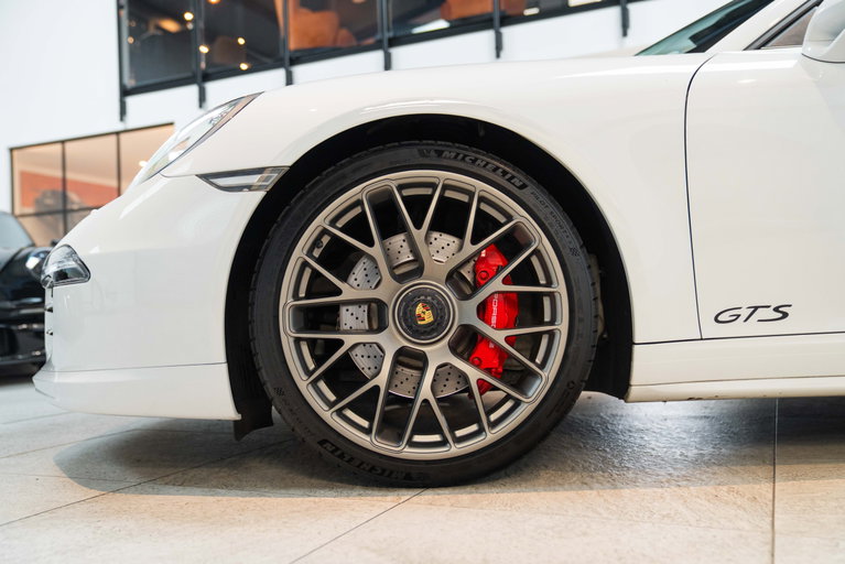 Porsche 991 Carrera 4 GTS