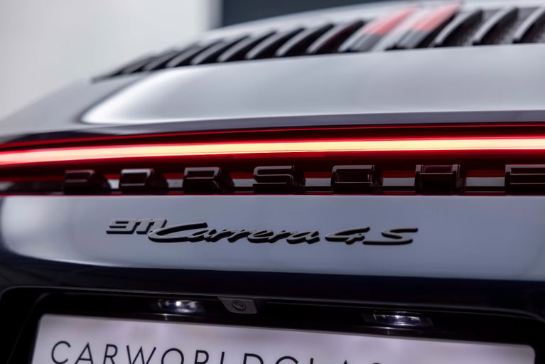 Porsche 992 Carrera 4S