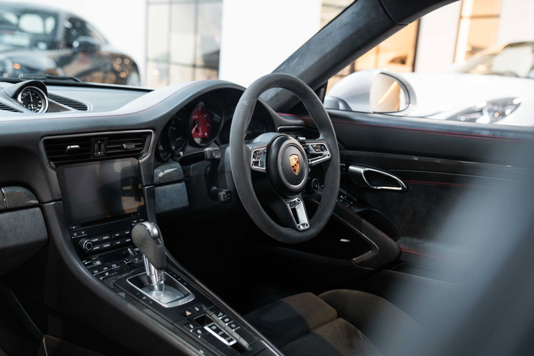Porsche 991.2 Carrera GTS