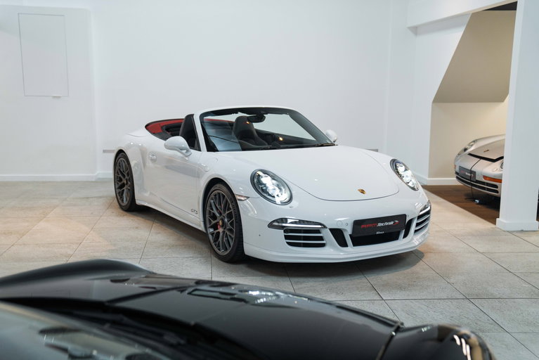 Porsche 991 Carrera 4 GTS