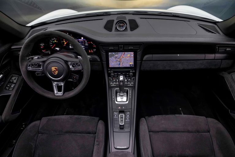Porsche 991.2 Carrera GTS