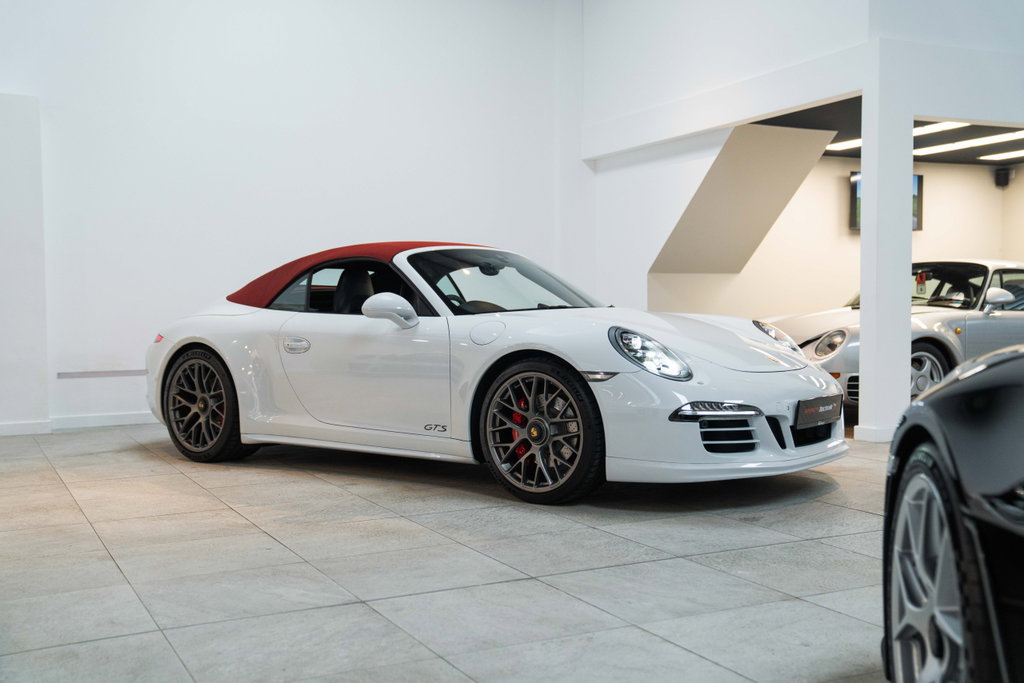 Porsche 991 Carrera 4 GTS