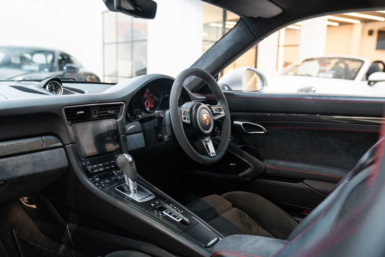 Porsche 991.2 Carrera GTS