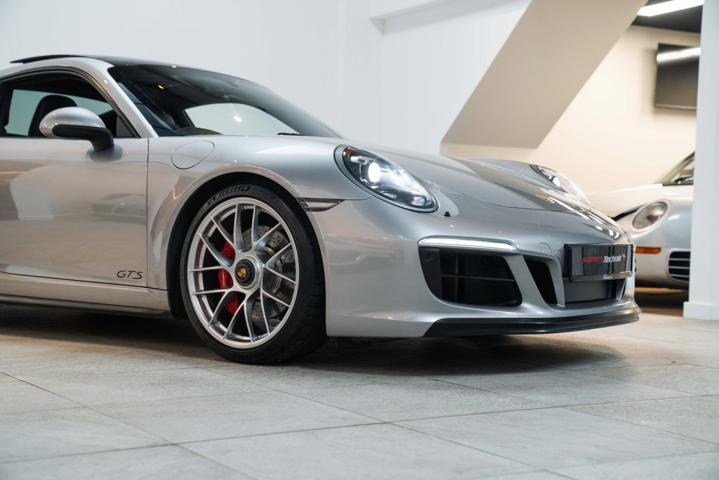 Porsche 991.2 Carrera GTS