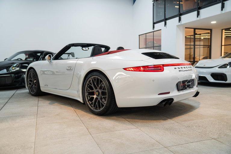 Porsche 991 Carrera 4 GTS