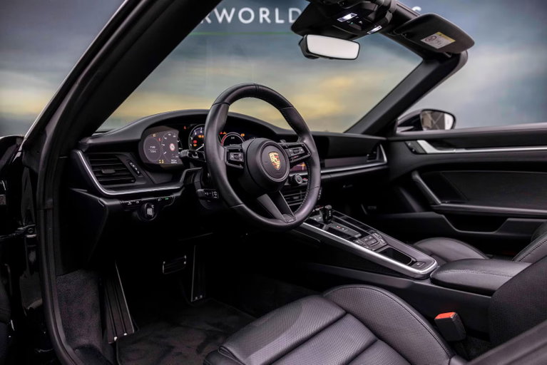 Porsche 992 Carrera 4S
