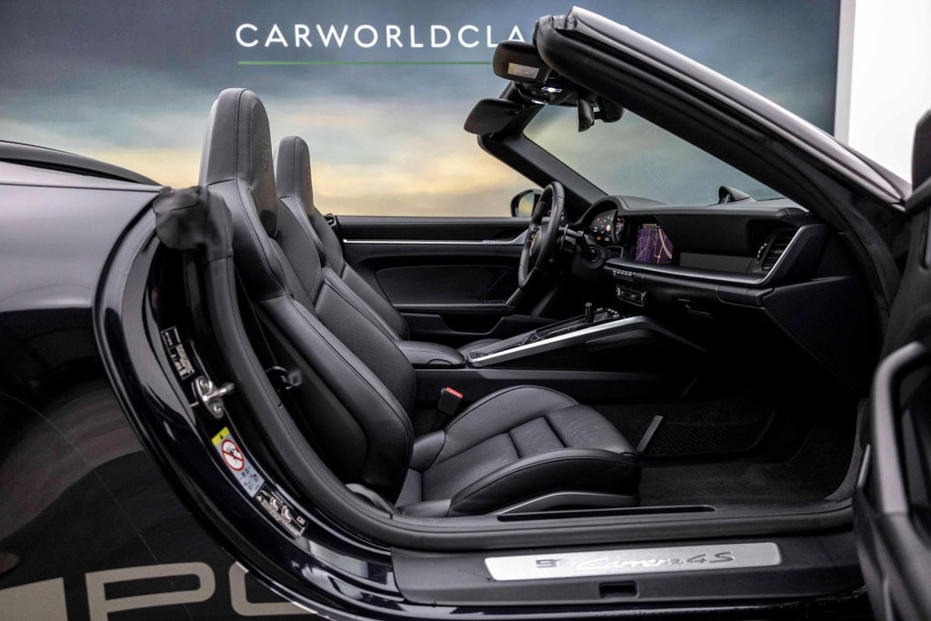 Porsche 992 Carrera 4S
