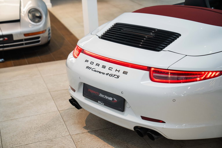Porsche 991 Carrera 4 GTS