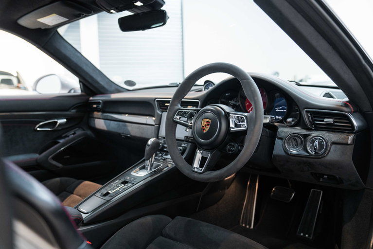 Porsche 991.2 Carrera GTS