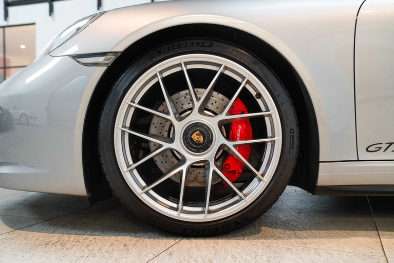 Porsche 991.2 Carrera GTS