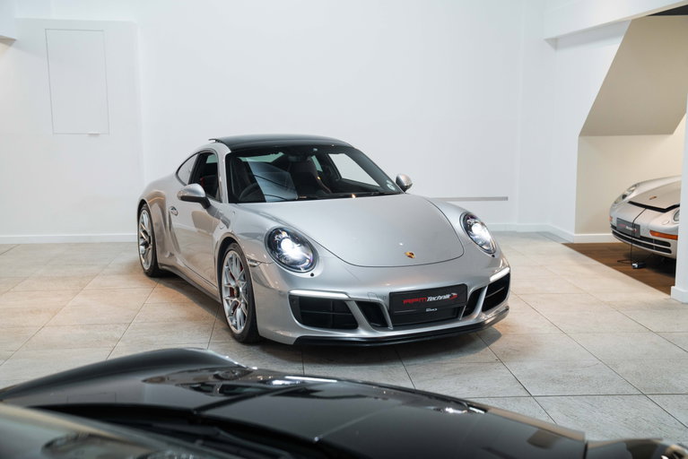 Porsche 991.2 Carrera GTS