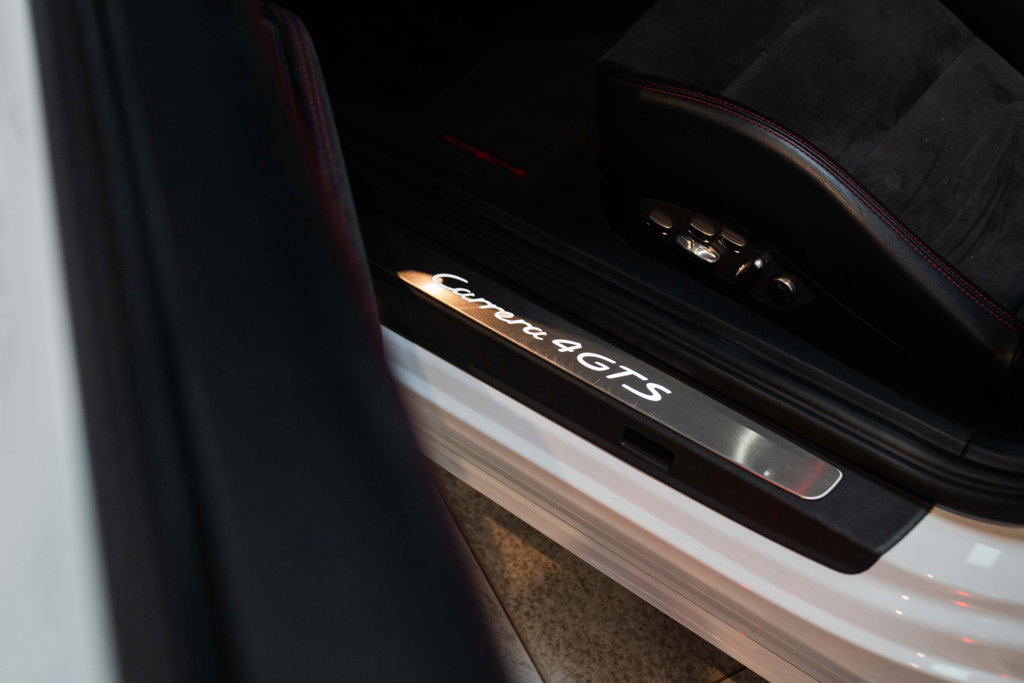 Porsche 991 Carrera 4 GTS
