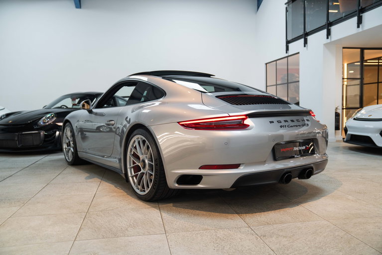 Porsche 991.2 Carrera GTS