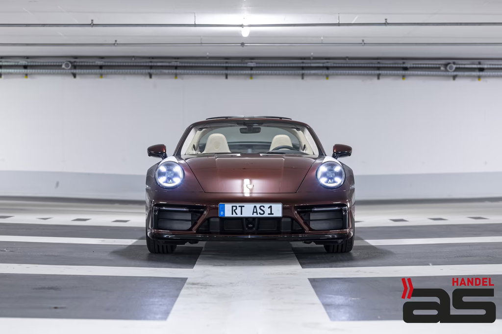 Porsche 992 Heritage Design Edition