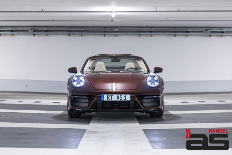 Porsche 992 Heritage Design Edition