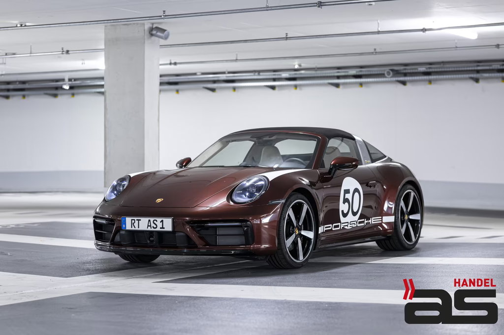 Porsche 992 Heritage Design Edition