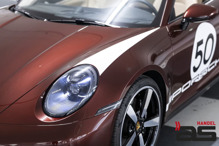 Porsche 992 Heritage Design Edition