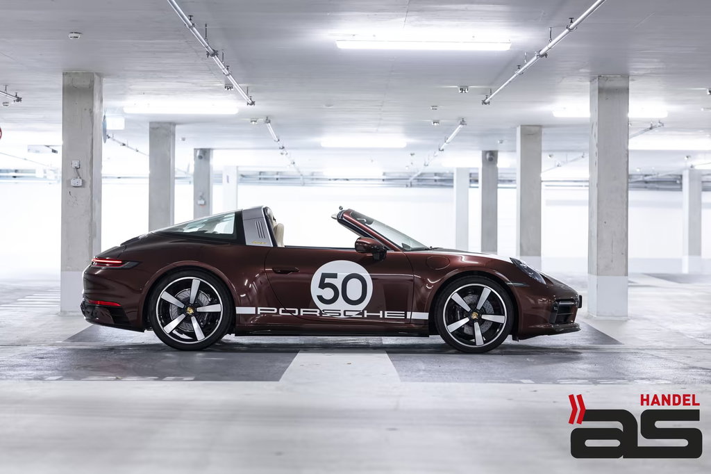 Porsche 992 Heritage Design Edition