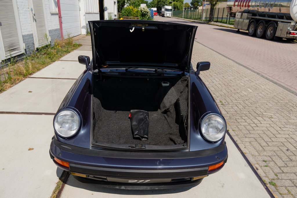 Porsche 911 Carrera 3.2