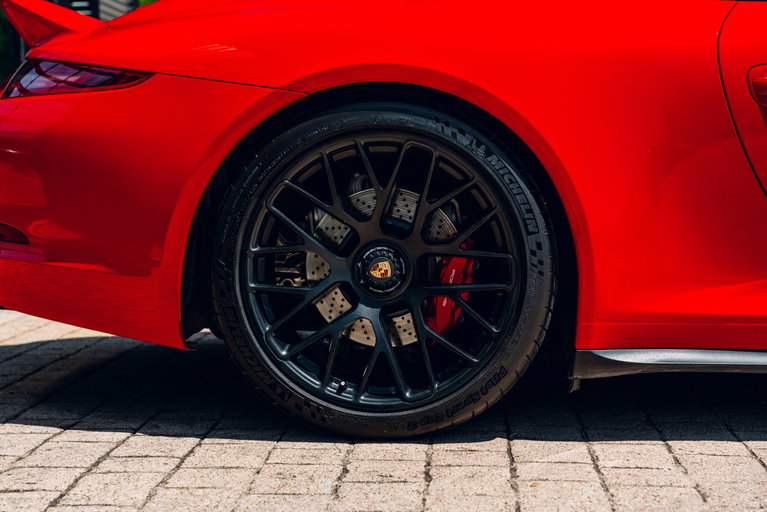 Porsche 991 Carrera GTS