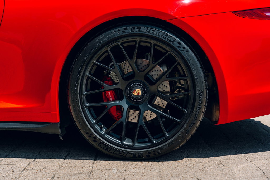 Porsche 991 Carrera GTS