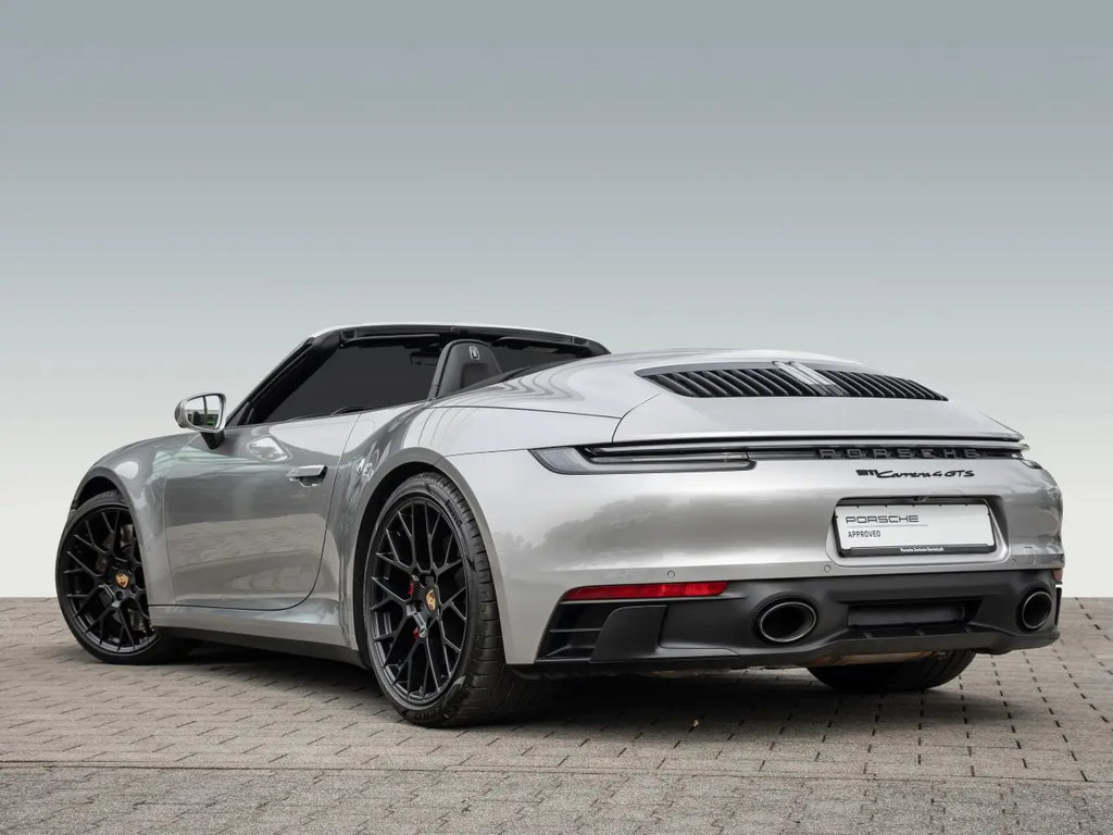 Porsche 992 Carrera 4 GTS