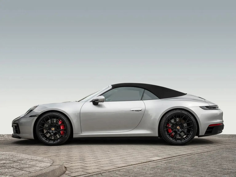 Porsche 992 Carrera 4 GTS