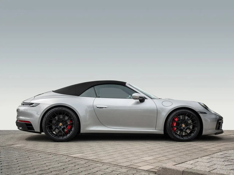Porsche 992 Carrera 4 GTS