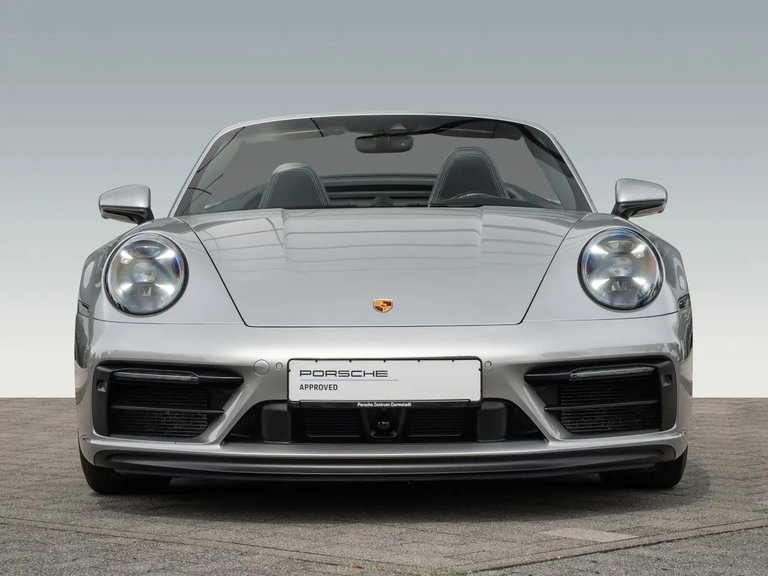 Porsche 992 Carrera 4 GTS