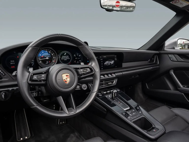 Porsche 992 Carrera 4 GTS