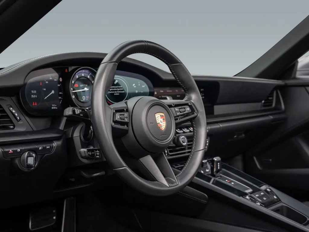 Porsche 992 Carrera 4 GTS